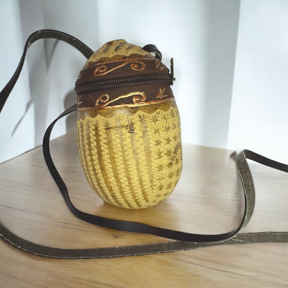 ✨2/$20✨ Gold Gourd Crossbody Bag